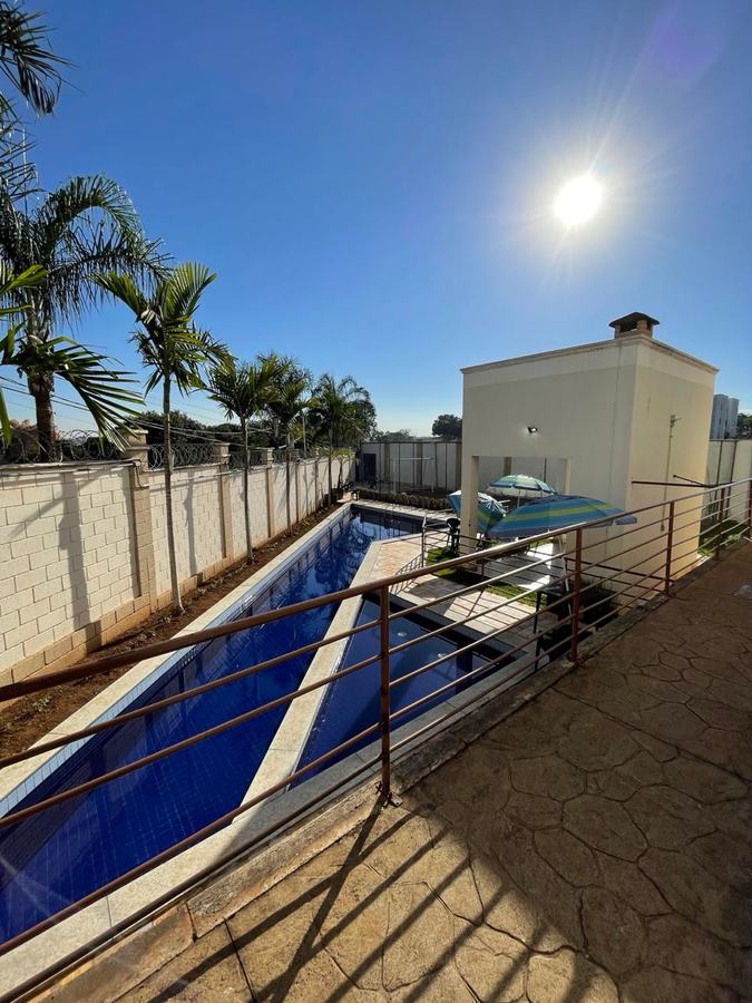 Piscina do condomínio